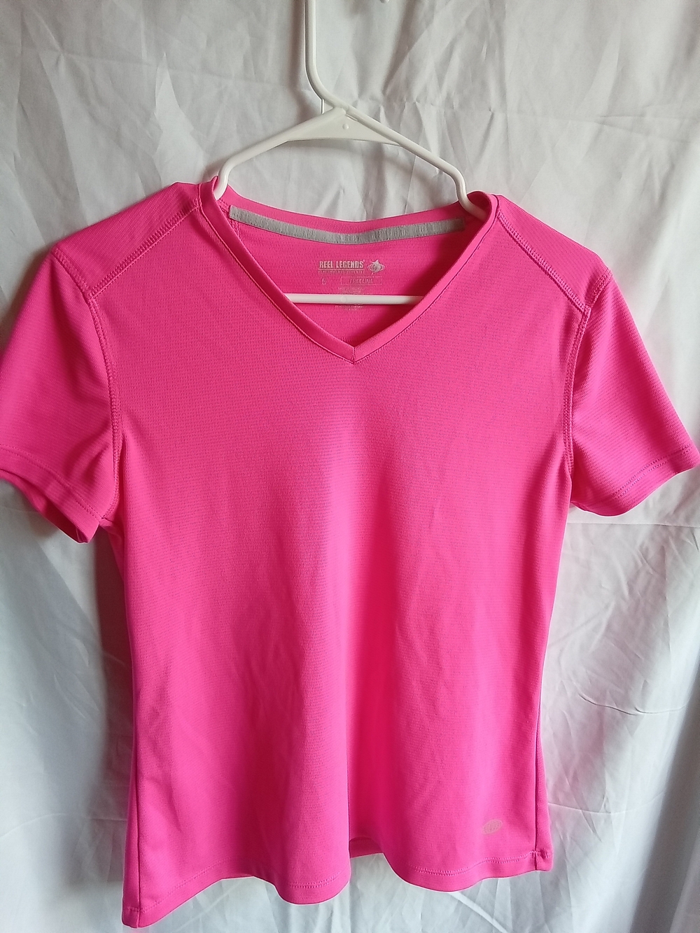 Reel Legends set of 2 Women's V-Neck Active Tee's in Hot Pink And Tangerine S